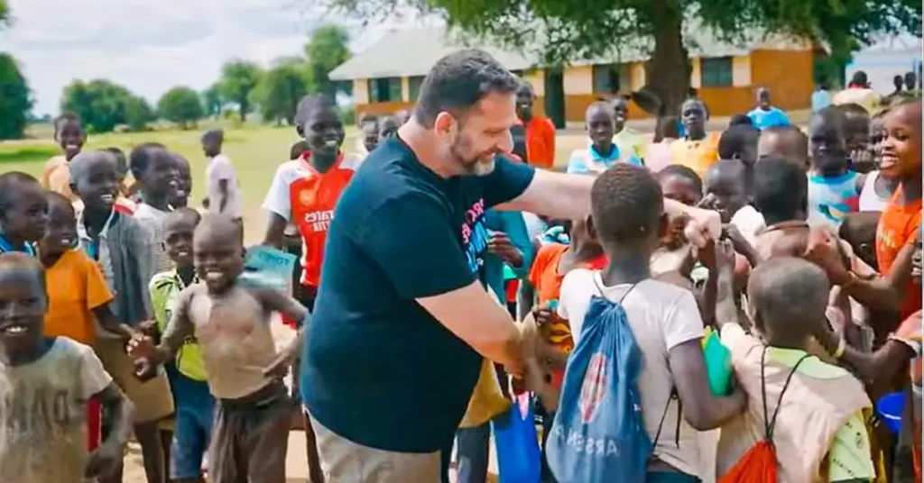 MrBeast y GiveDirectly: Una Colaboración Que Cambia Vidas En Uganda ♥