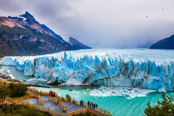 El Glaciar Perito Moreno: Una Maravilla Natural en la Patagonia Argentina